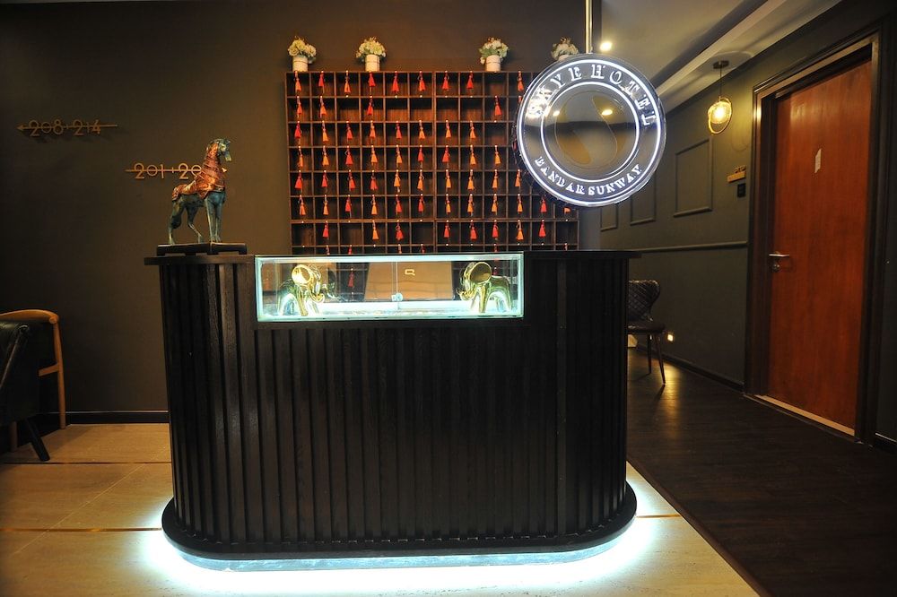 undefined Skye Hotel 9