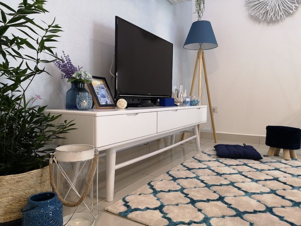 H20 Residence by ADDS Studio - Essential Travelers Only 10