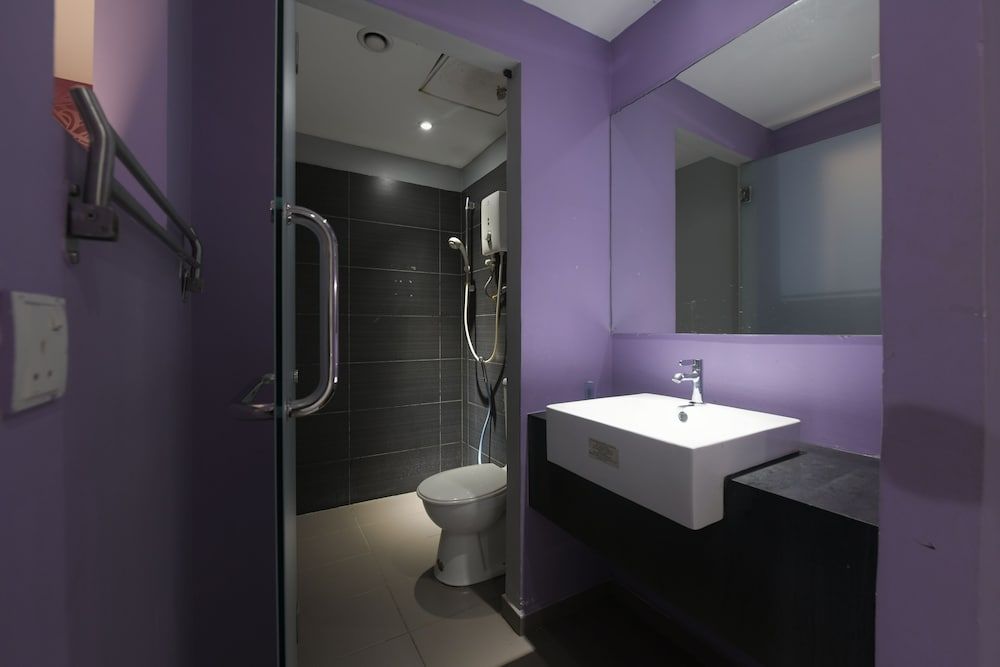 BRIGHT HOTEL Family Room 2