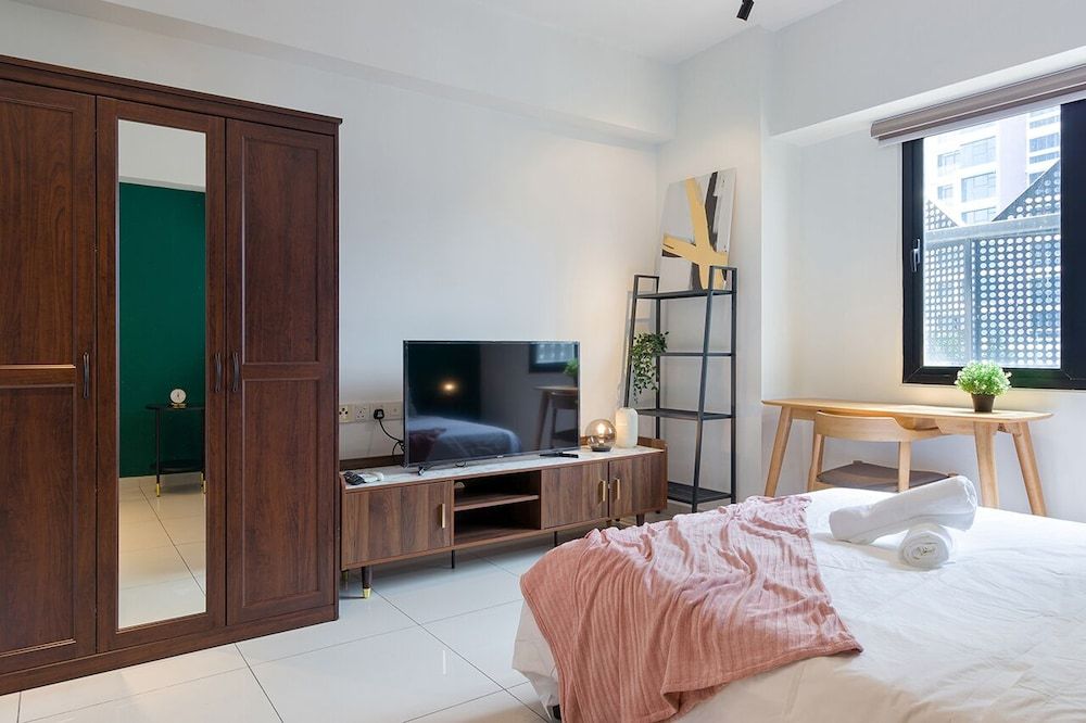 undefined Avenue D'Vogue by Airhost 8