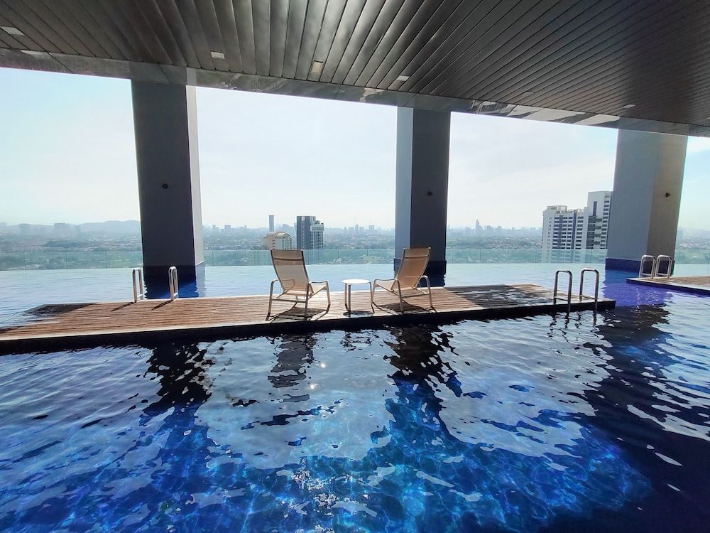 undefined Executive Azure Next to New World Hotel 3