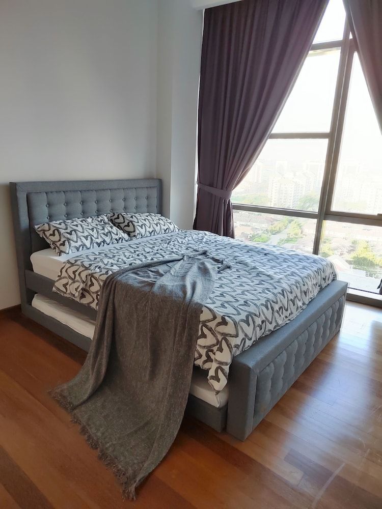 undefined Executive Azure Next to New World Hotel 4