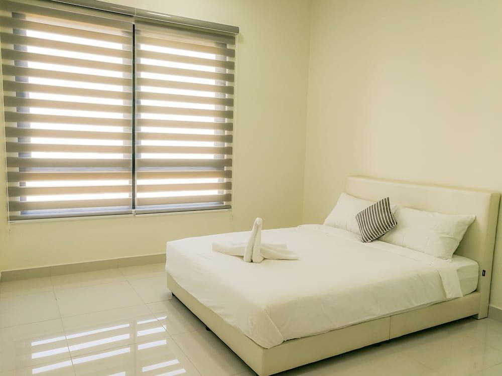 3 Bedrooms Cozy 3 Suites Pool View B2001
