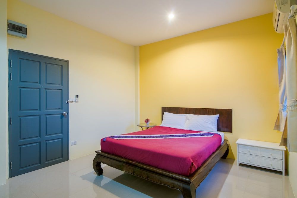 Samsha Guesthouse Economy Double Room, 1 Queen Bed 5