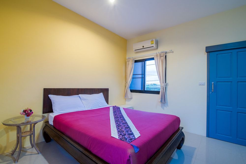 Samsha Guesthouse Economy Double Room, 1 Queen Bed 6