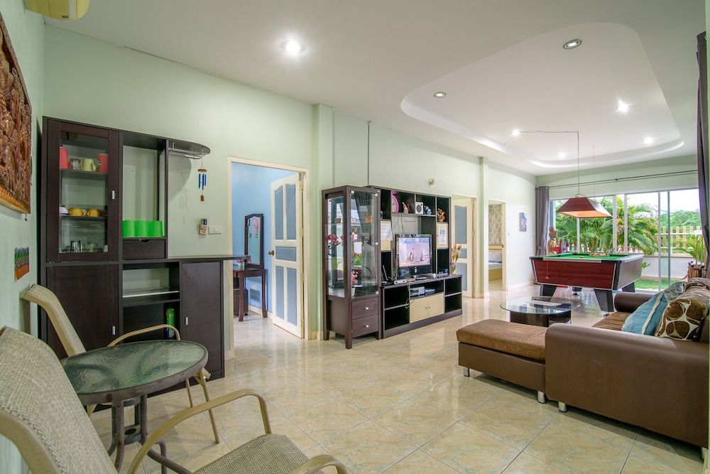 Blue Sky Pool Villa 3-Bedroom Villa with Private Pool 10