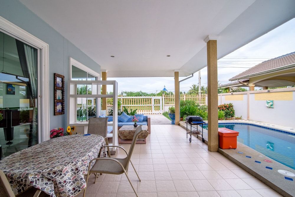 Blue Sky Pool Villa 3-Bedroom Villa with Private Pool 9