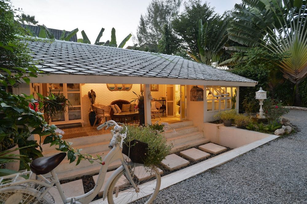 undefined The Hen Hua Hin Private Beach Villa 3