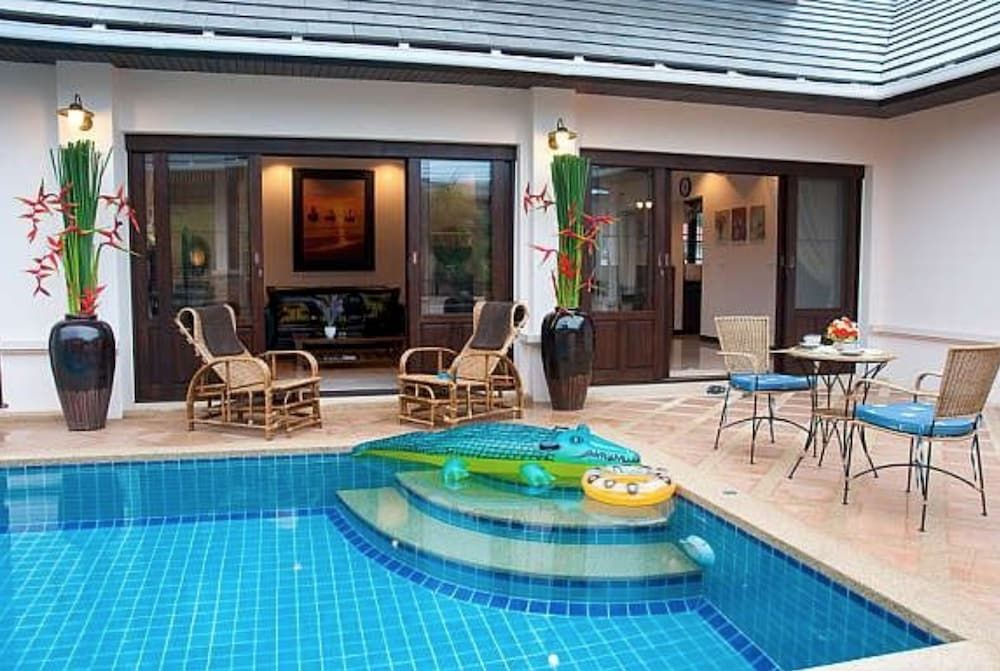 4 Bedroom Private Bali Style Villa HH1 4-Bedroom Villa with Private Pool 12