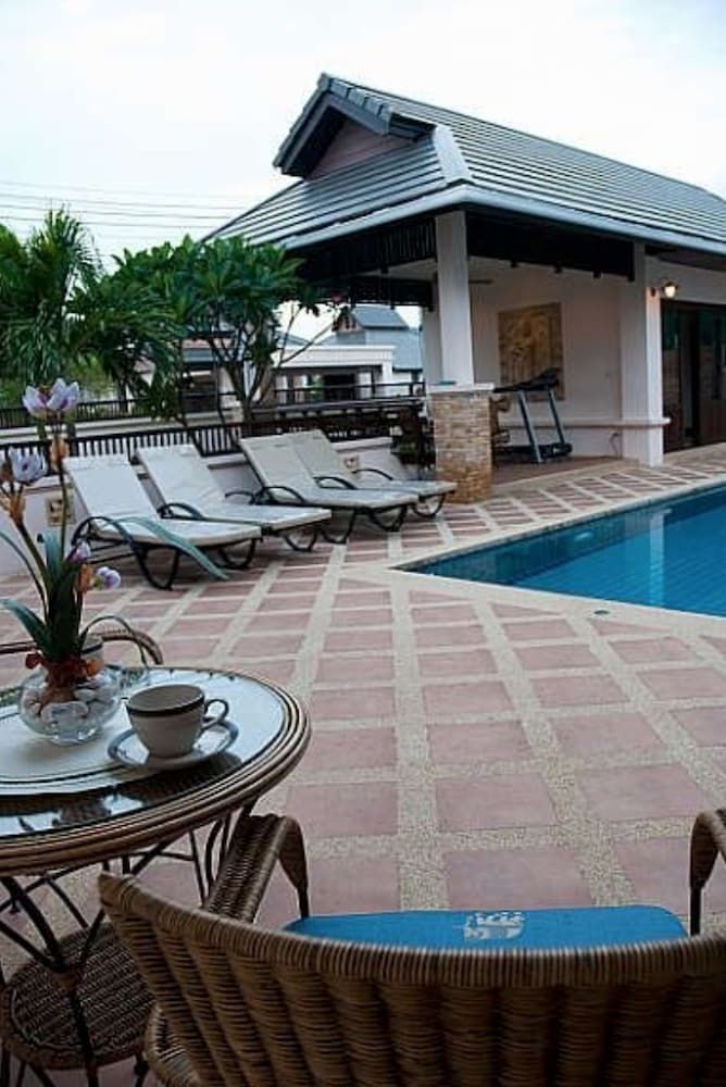 4 Bedroom Private Bali Style Villa HH1 4-Bedroom Villa with Private Pool 13