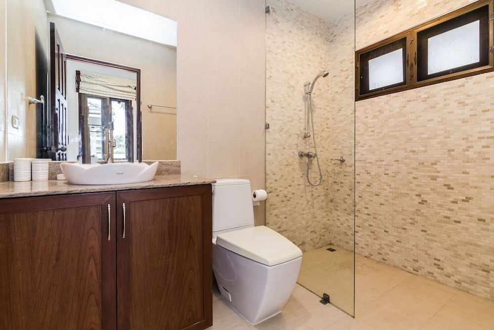 4 Bedroom Private Bali Style Villa HH1 4-Bedroom Villa with Private Pool 17