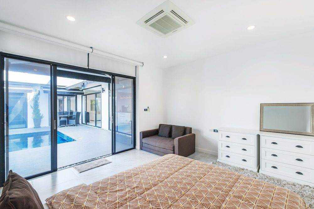 undefined Alexa 218 By Favstay 4