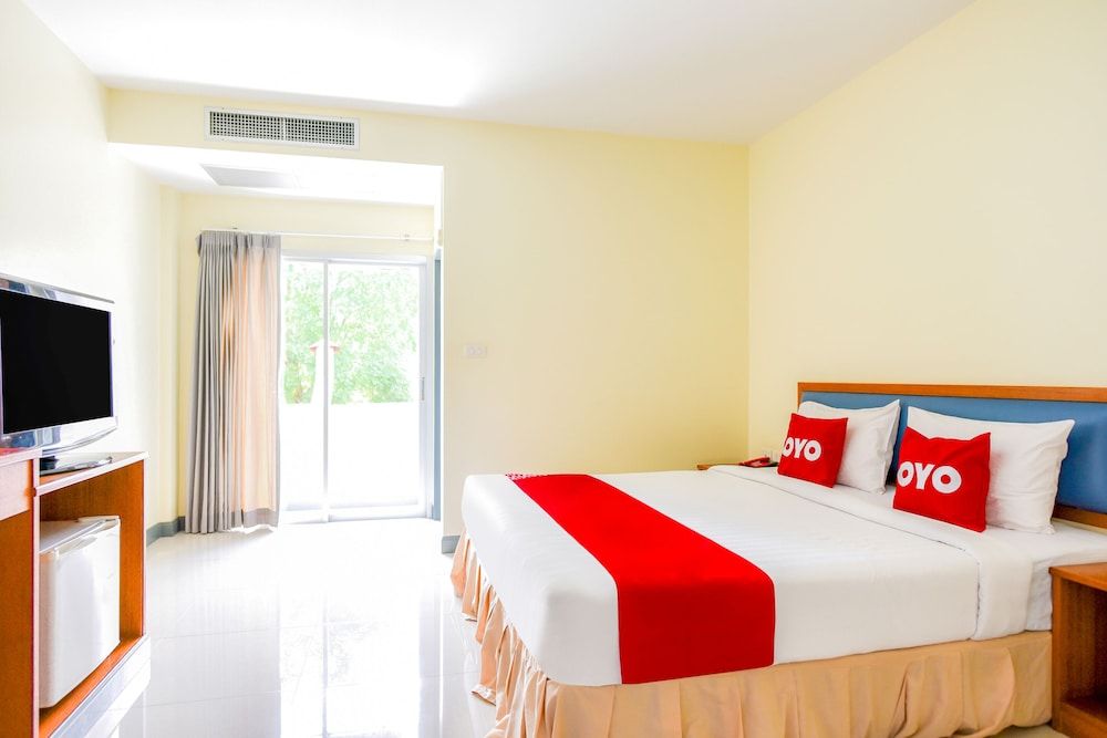 OYO 382 Baan Poemsuk Deluxe Double Room 7