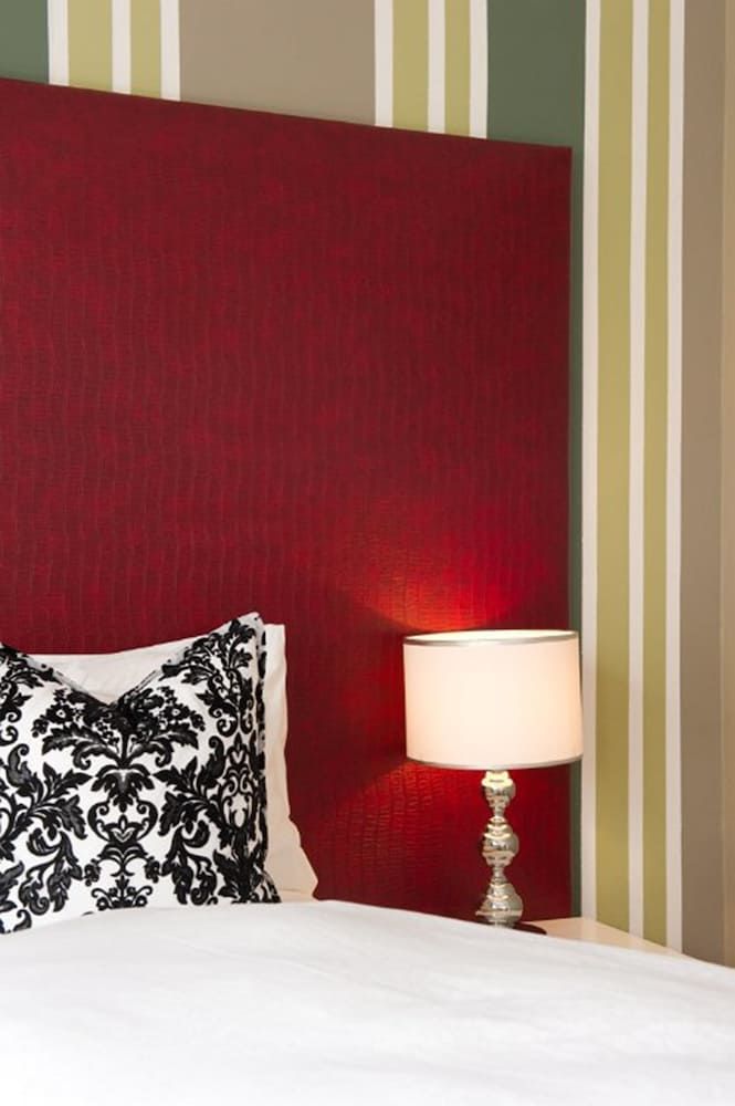 Namib Guesthouse Luxury Room 8