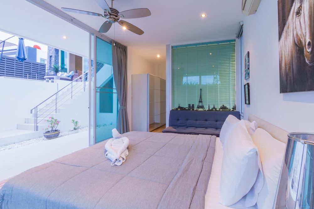 Luxury 3 Bedroom Villa, Sea View (PM-A5) Family Villa 4