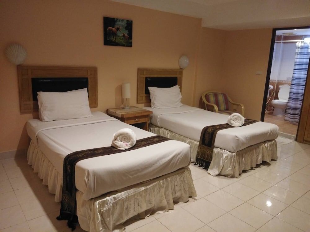 undefined OYO 897 Ansu Hotel 7