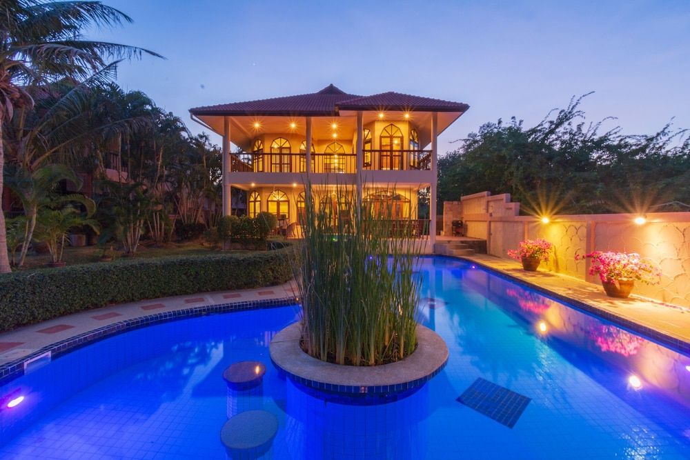 undefined 4 BR Pool Villa in Great Location - CV4 10