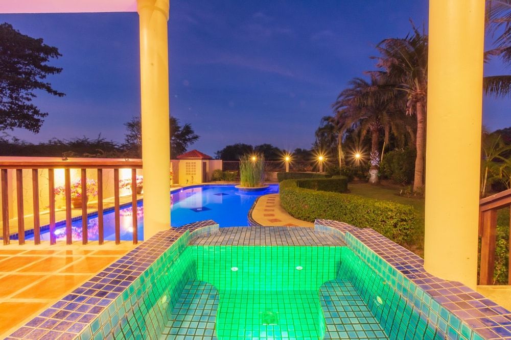 undefined 4 BR Pool Villa in Great Location - CV4 2