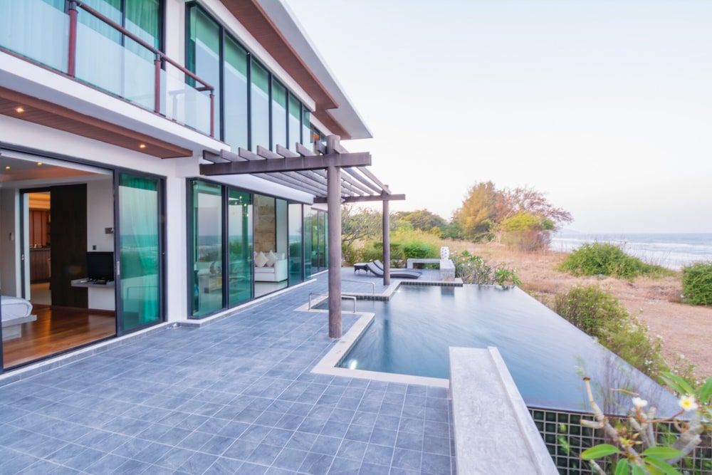 Beach Front 4 Bedroom Pool Villa RV Villa, 4 Bedrooms 16