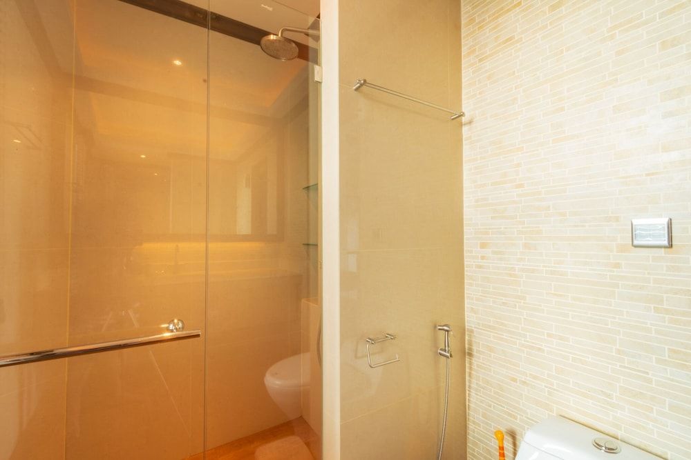 Beach Front 4 Bedroom Pool Villa RV Villa, 4 Bedrooms 17