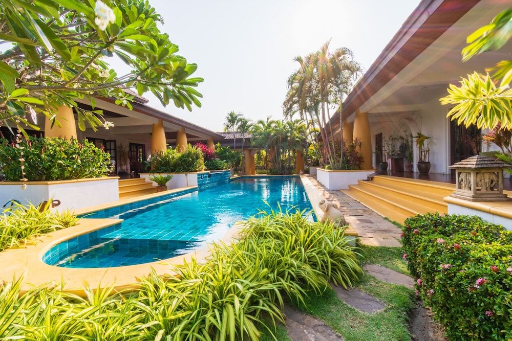undefined Beautiful 4 Bedroom Bali Style Villa S4 5