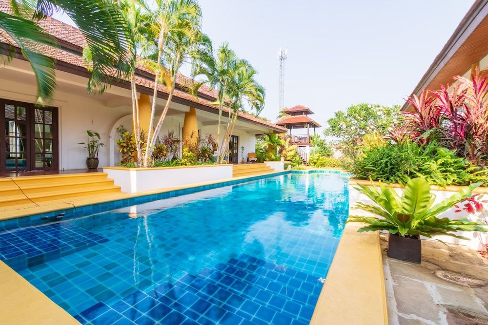 undefined Beautiful 4 Bedroom Bali Style Villa S4 7