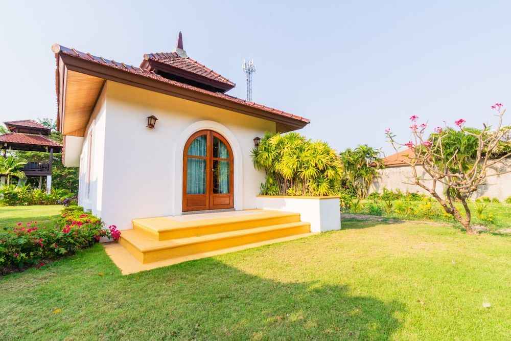 undefined Beautiful 4 Bedroom Bali Style Villa S4 3