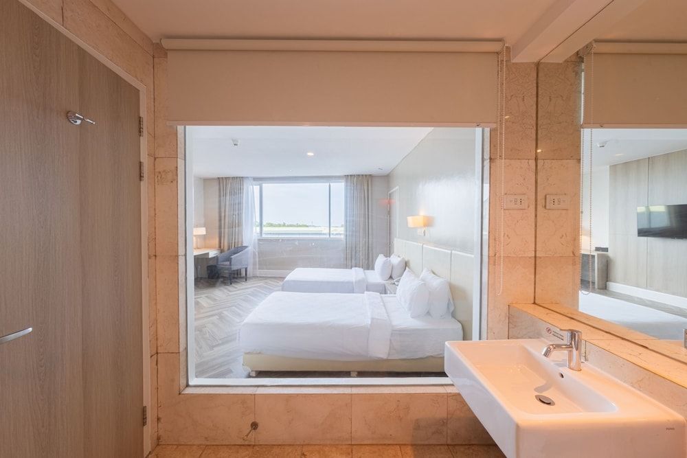 Grand Jatra Hotel Balikpapan Executive Twin Room 6