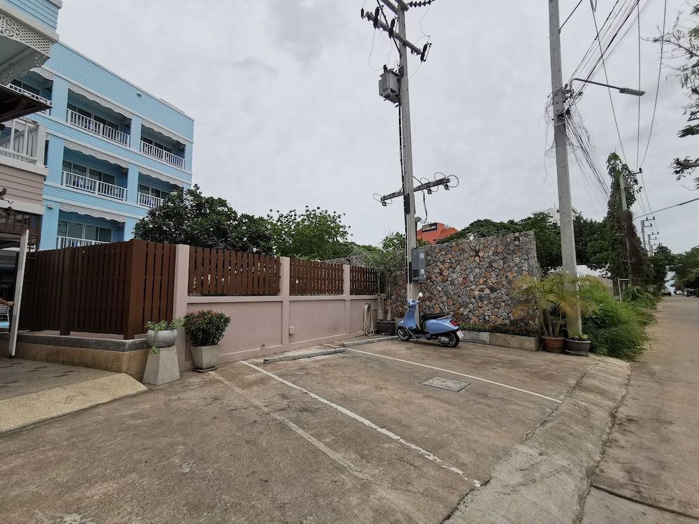 undefined Baan Rabiang Talay 9