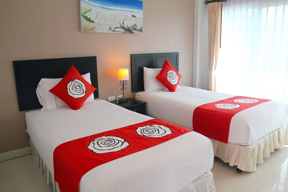 Baan Rabiang Talay Deluxe Twin Room, Pool View 4