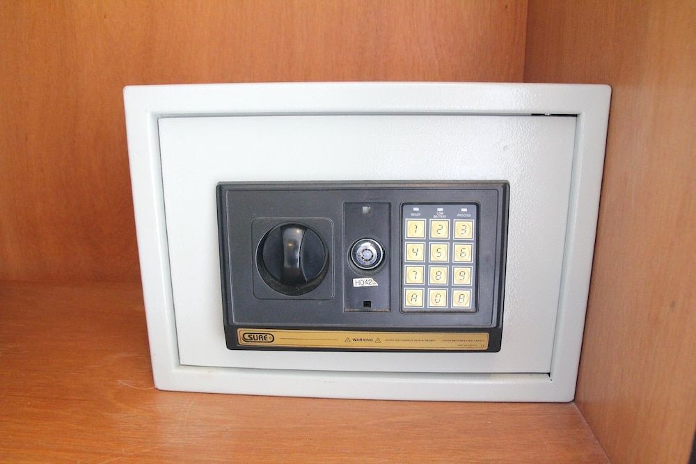 Baan Rabiang Talay Deluxe Double Room, Pool View 12