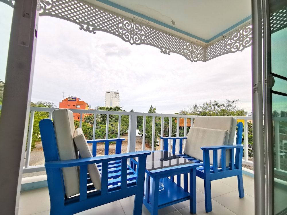 Baan Rabiang Talay Deluxe Double Room, Pool View 7