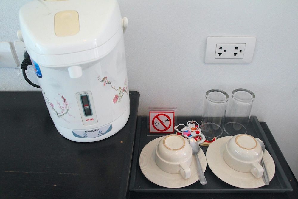 Baan Rabiang Talay Deluxe Double Room, Pool View 8