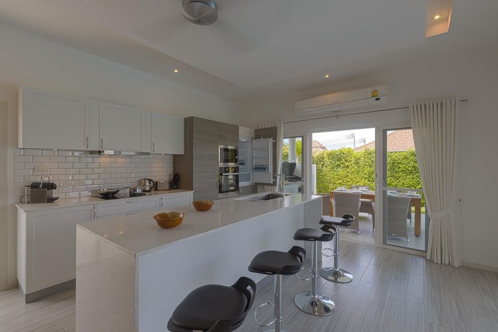 undefined Modern 3 Bedroom Pool Villa MP67 7