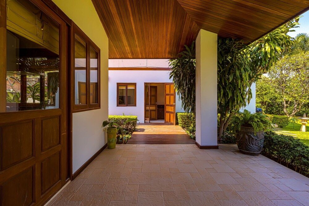 undefined Bali Style Mansion in Great Location WL2 2