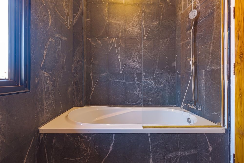 Pool villa  4 BR walking to Beach HV Family Villa 31