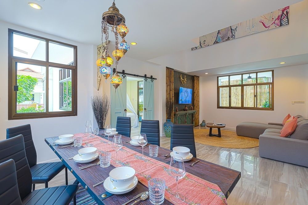 Pool villa  4 BR walking to Beach HV Family Villa 10