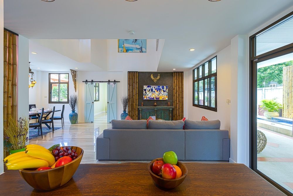 Pool villa  4 BR walking to Beach HV Family Villa 23