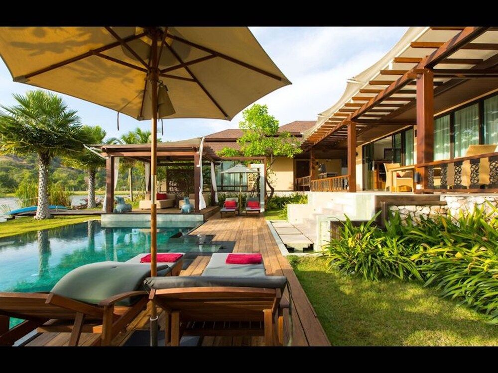 undefined Dasiri Lakefront Villa Premium 8