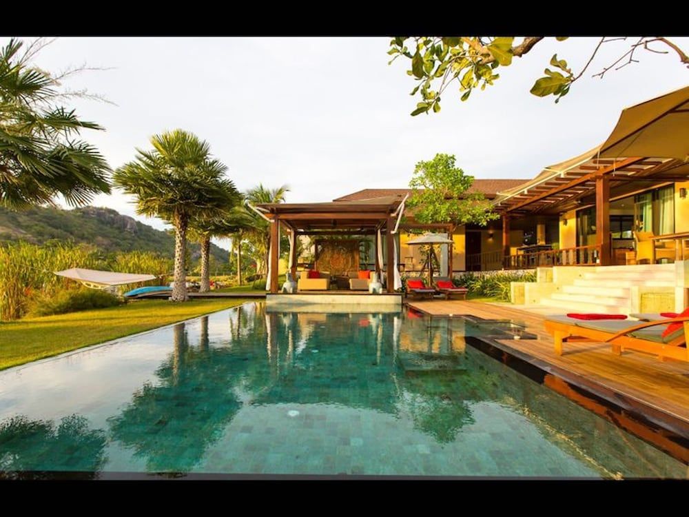 undefined Dasiri Lakefront Villa Premium 9