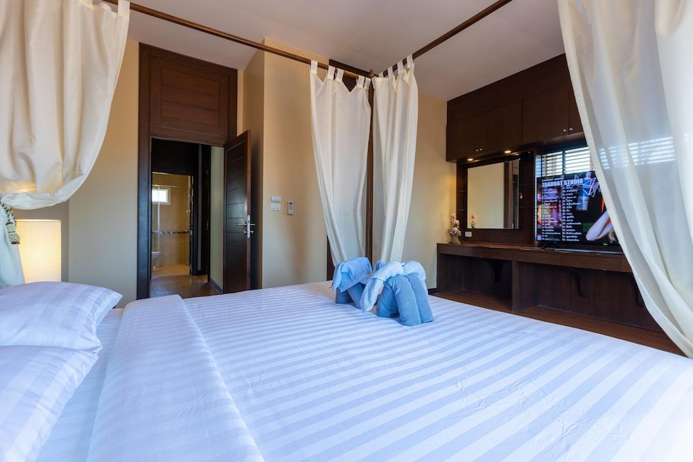 5 Bedroom Pool Villa Close To Town H5 Family Villa 3