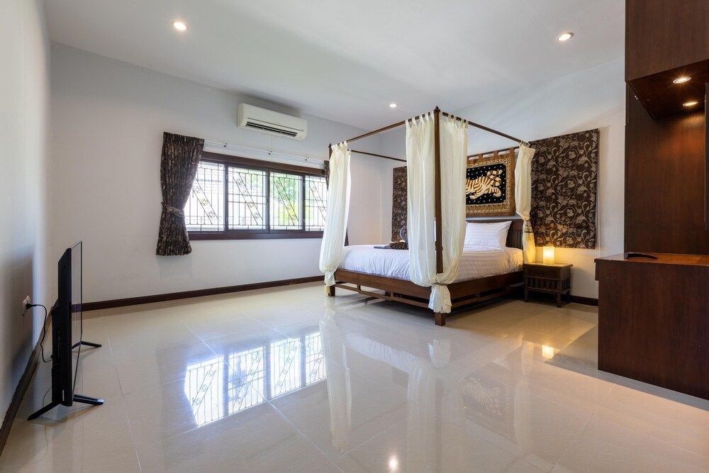 5 Bedroom Pool Villa Close To Town H5 Family Villa 11