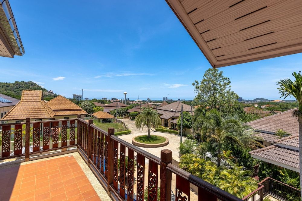 5 Bedroom Pool Villa Close To Town H5 Family Villa 17