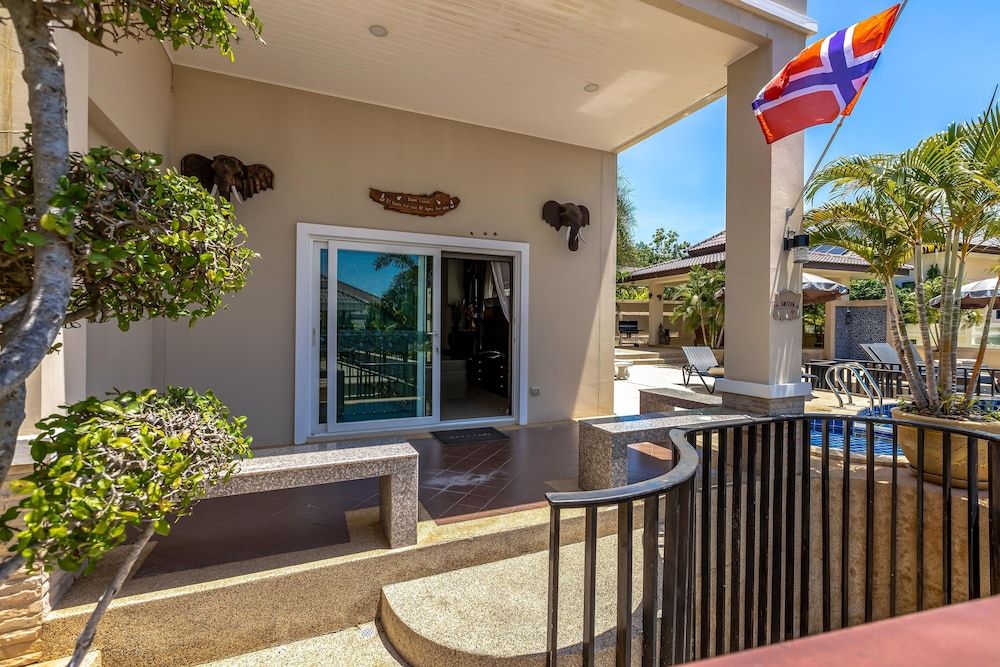 undefined 5 Bedroom Pool Villa Close To Town H5 6