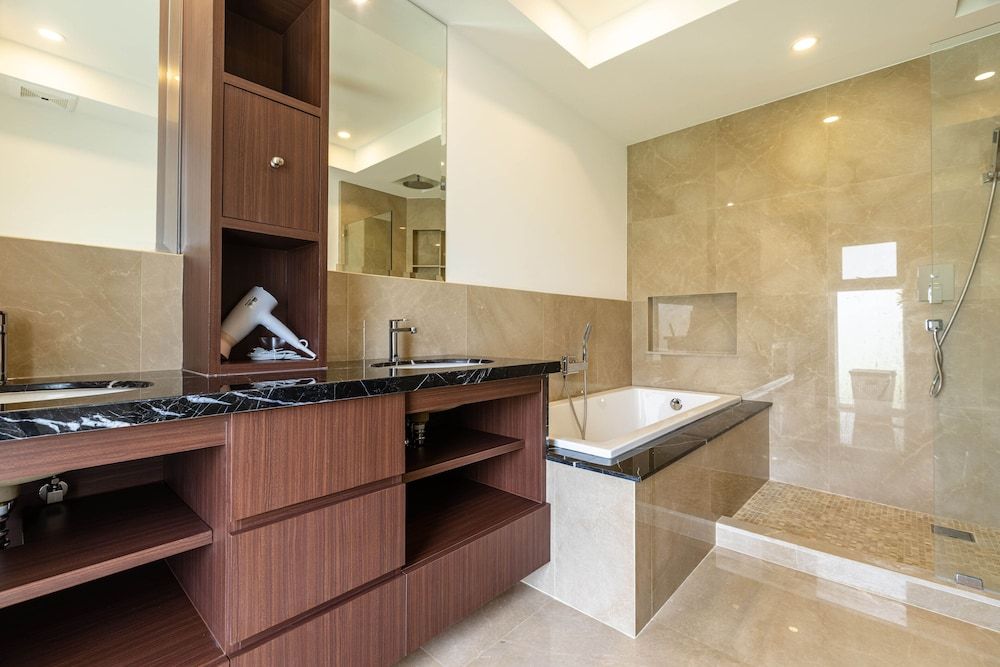 Modern 4 BR Pool & Tropical Garden MS-30 Luxury Villa 50