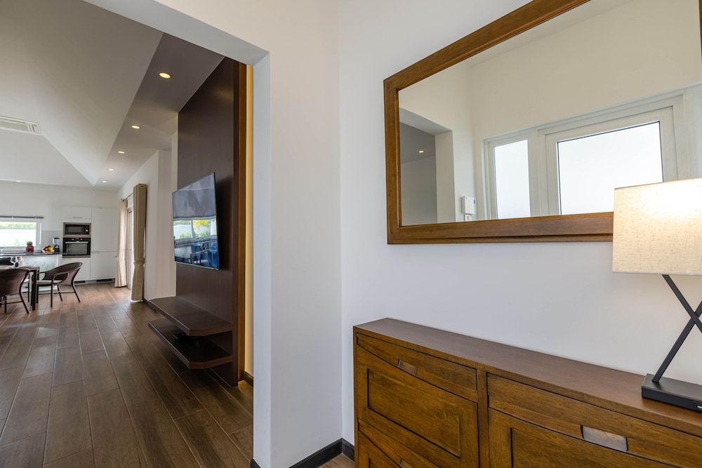 Modern 4 BR Pool & Tropical Garden MS-30 Luxury Villa 26