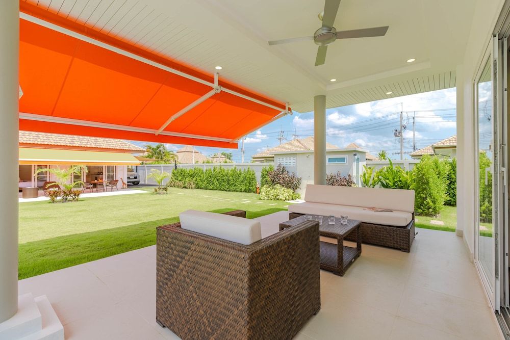 Modern 4 BR Pool & Tropical Garden MS-30 Luxury Villa 40