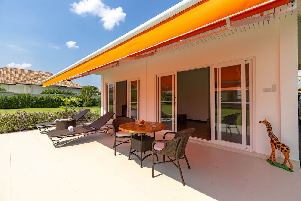 Modern 4 BR Pool & Tropical Garden MS-30 Luxury Villa 38