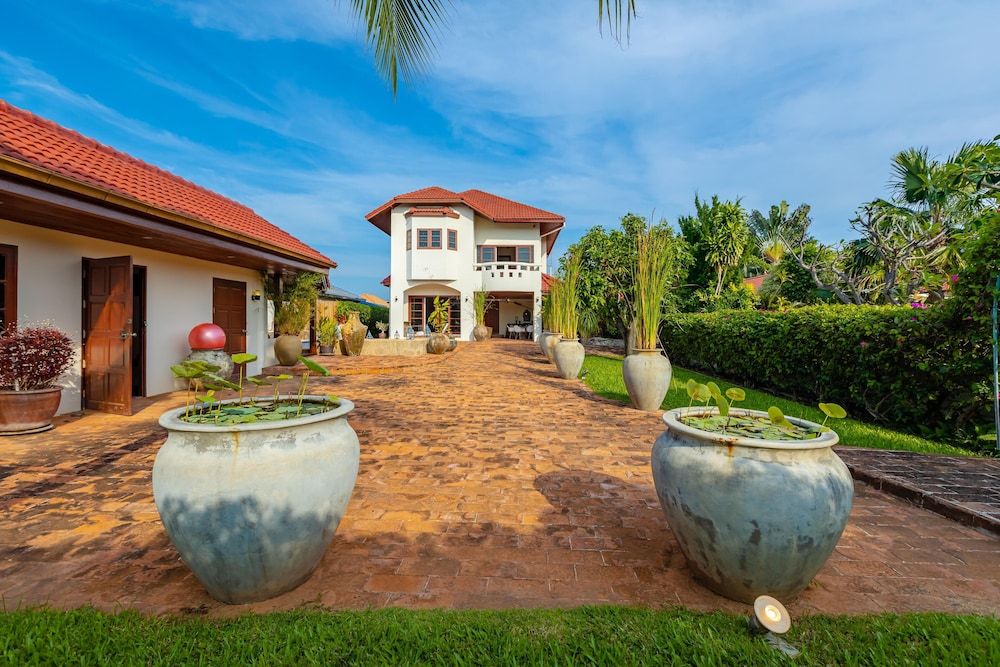 undefined Tropical 6 Bedroom Villa Sanctuary 2