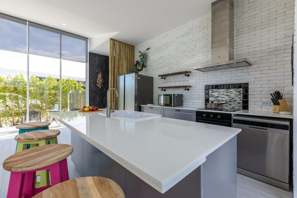 Modern Tropical 4 Bedroom Pool Villa KH-B5 Luxury Villa 37